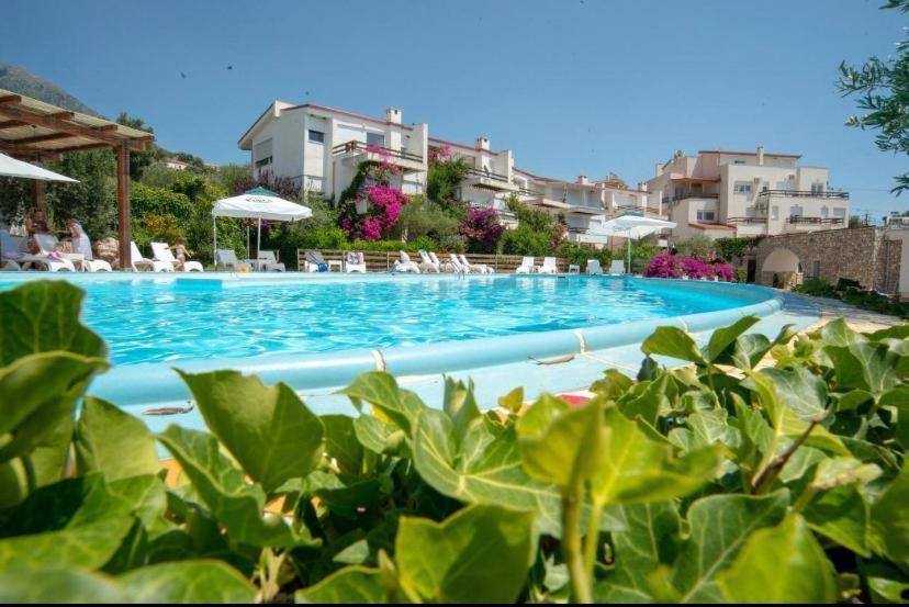 Apartahotel The Olives Terrace Residences Dhërmi